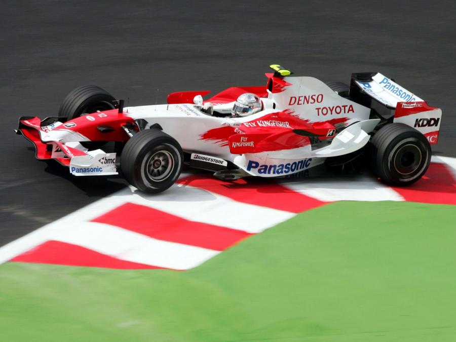  Toyota TF107 2007 года  (фото 13 из 31)